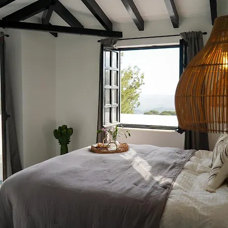 Casa El Cholo, Hideaway