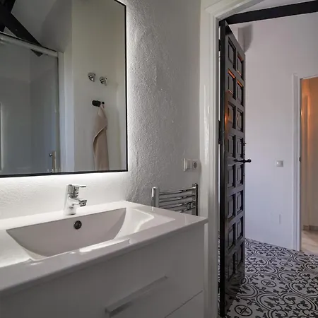 Casa El Cholo, Hideaway
