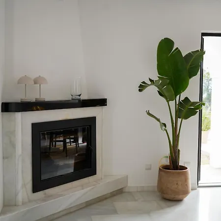 Casa El Cholo, Hideaway